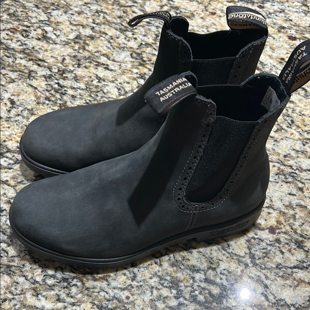 Blundstone Men's or Women’s light Black Chelsea Boots